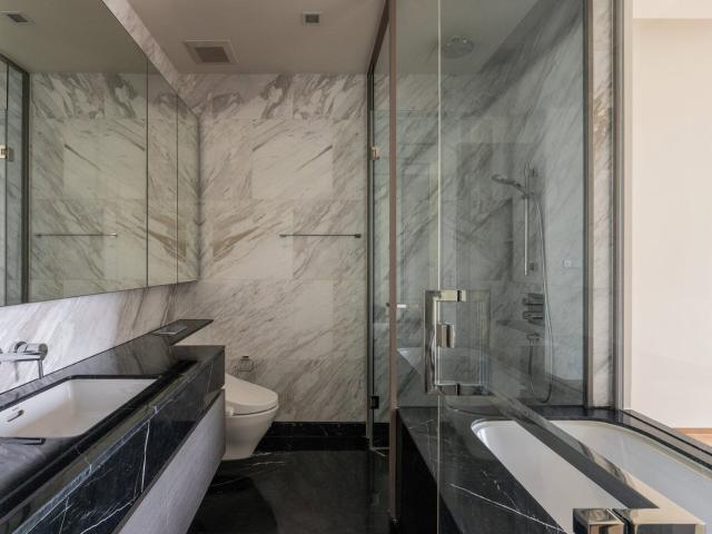 LTH3847 – Saladaeng One FOR SALE 1 bed 1 bath size 57.7 Sq.M. Nearby MRT Lumphini station ONLY 14.99 MB