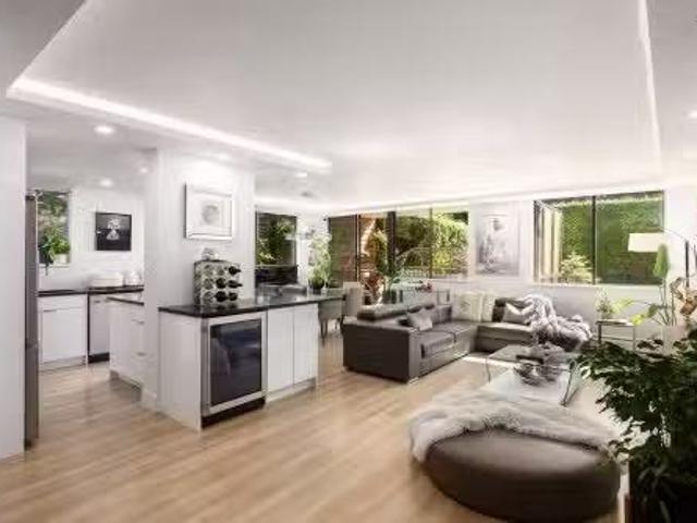LTh Street, West Vancouver, BC, V7T 2N8 Single Family Proper.