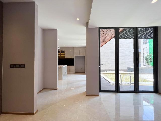 LTHC10124 – Luxury House FOR SALE in Sathorn size 60 sq.w. 5 beds 4 baths Near MRT Khlong Toei Station ONLY 68 MB