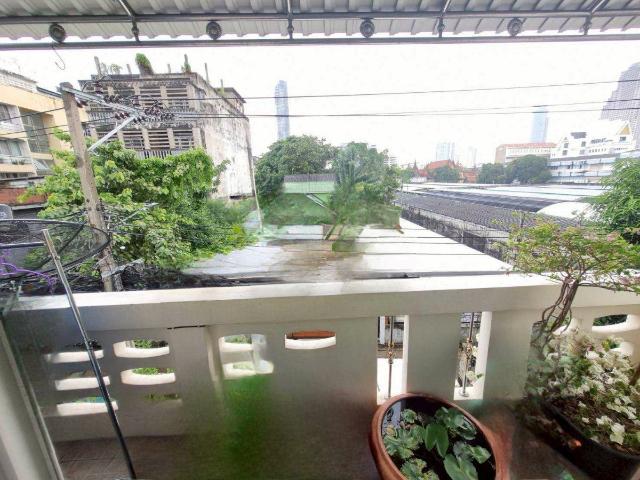 LTHC12557 – House FOR SALE in Charoen Krung 57 Size 34.6 SQ.W 240 SQ.M 5 Beds 2 Baths Near BTS Surasak Station ONLY 16.9 MB