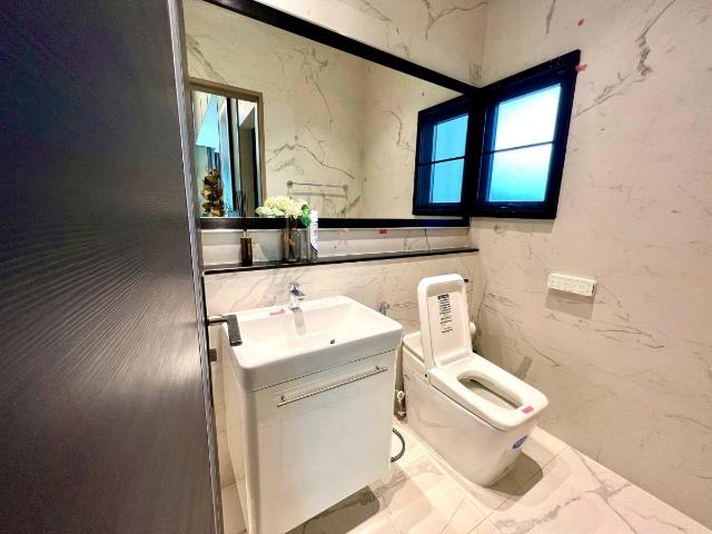 LTHC12275 – House FOR RENT at The Gentry Vibhavadi Size 593 Sq.m 5 beds 7 baths Near BTS Wat Phra Sri Mahathat Station ONLY 400K/Month