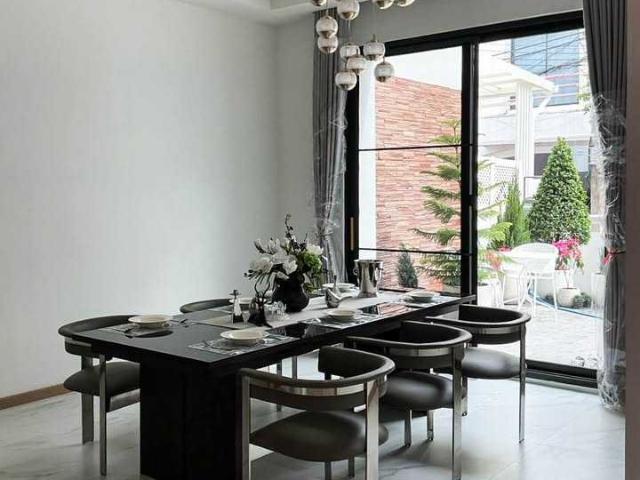 LTHC13847 – Townhouse for Rent | Ekkamai 12 | 435 sqm | 5 Beds 6 Baths | Near BTS Ekkamai | 160K/Month | ทาวน์เฮาส์ให้เช่า เอกมัย 12