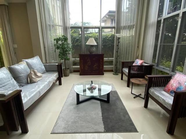 LTHC5465 – Single House FOR RENT in Nana 5 beds 5 baths size 300 Sq.M. Nearby BTS Nana station ONLY 95k/Month