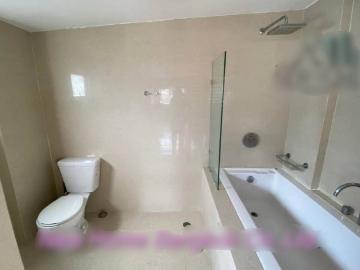 LTHC5573 – Compound House FOR RENT in Ruamrudee 5 beds 3 baths size 30 Sq.W. Nearby BTS Ploenchit station ONLY 70k/Month