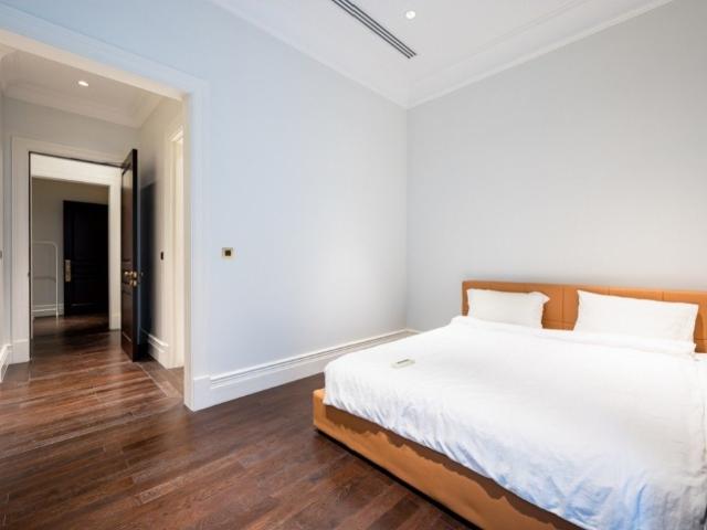 LTHC5766 – 98 Wireless FOR RENT 2 beds 3 baths size 132 Sq.M. Nearby BTS Phloen Chit station ONLY 150k/Month