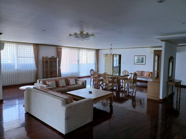 LTHC6608 D.S. Tower 1 FOR SALE 3 beds 3 baths Size 248 Sq.M.Near BTS Phromphong stations ONLY 22 MB