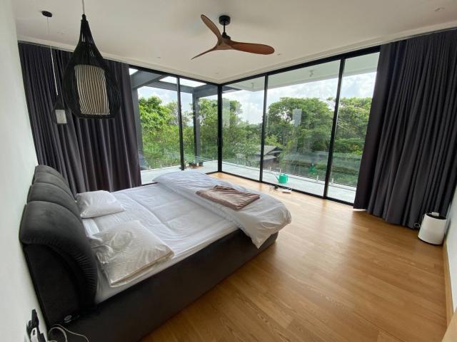LTHC6835 – House FOR SALE at Bang Kra Chao 3 beds 3 baths 300 sq.M.Near Bang Na station ONLY 30 MB