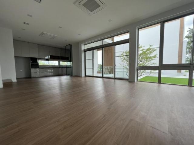 LTHC7091 – House FOR SALE in Rama 9 3 beds 4 baths 324 sq.M. Near ARL Huamark station ONLY 38.5 MB