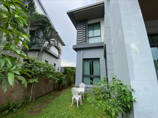 LTHC7425 – Single House in Nawamin FOR SALE 4 beds 5 baths Size 300 Sq.M. Near MRT Lat Phrao Station ONLY 15.9 MB