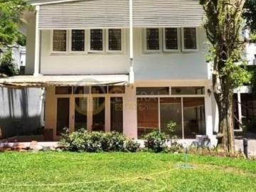 LTHC9796 – House with garden FOR SALE in Ploenchit 3 beds 4 baths size 300 sq.m. Near BTS Ploenchit Station ONLY 138.7 MB