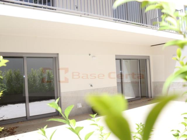 LUMIAR / CONDOMÍNIO DO PAÇO: Apartamento único em condomínio