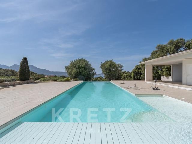 Lumio, haute Corse, Villa avec piscine et vue sur mer à vend. 378m² Lumio