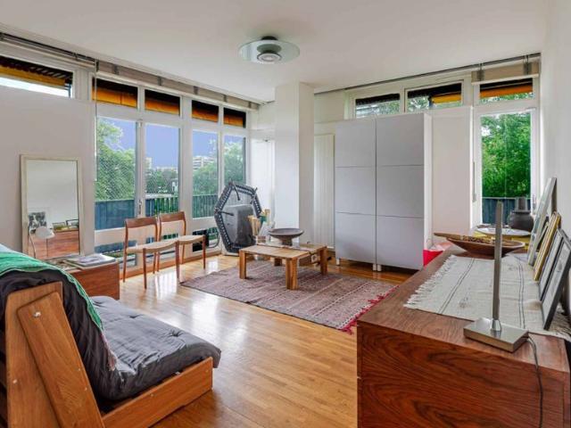 LUMINOUS 4 ROOM APARTMENT