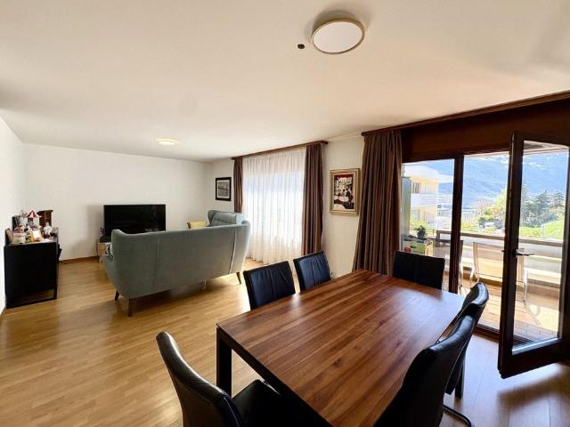 Luminous 4.5 room apartment on the 1st floor