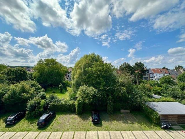 Luminous 2 bedroom apartment + terrace