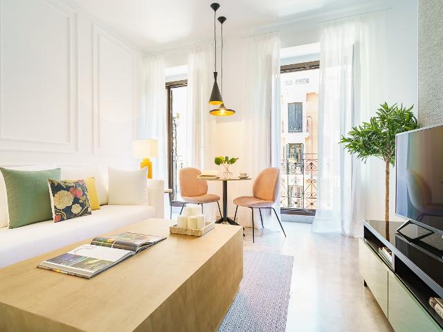 Luminous Apartment with Balcony in Salamanca