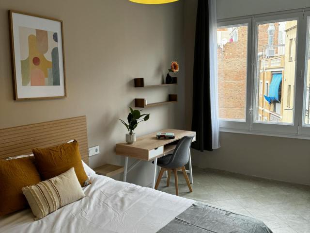 Luminous double bedroom in Sant Gervasi Galvany