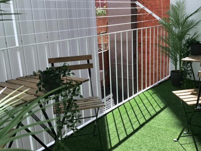 Luminous DOUBLE BEDROOM near Collblanc Metro Station!