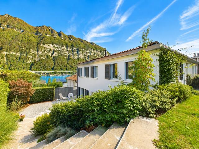 Luminosa villa unifamiliare con 5.5 locali a Riva San Vitale, TI
