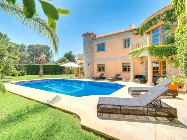 Luminosa villa de lujo en Sol de Mallorca, tranquila zona re. 690m² Sol de Mallorca