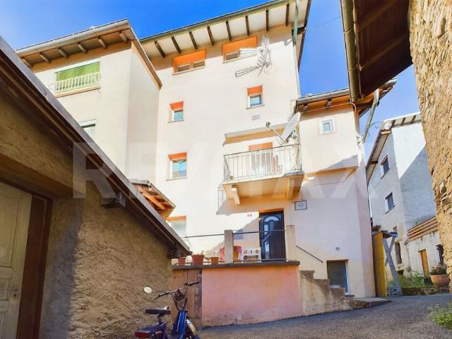 Luminosa casa di 5 12 locali anche residenza secondaria