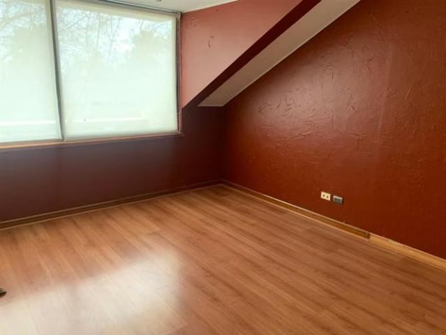 Luminosa casa en Quinchamali en gran sitio plano | 5 dormitorios por 32000.00 en Las Condes