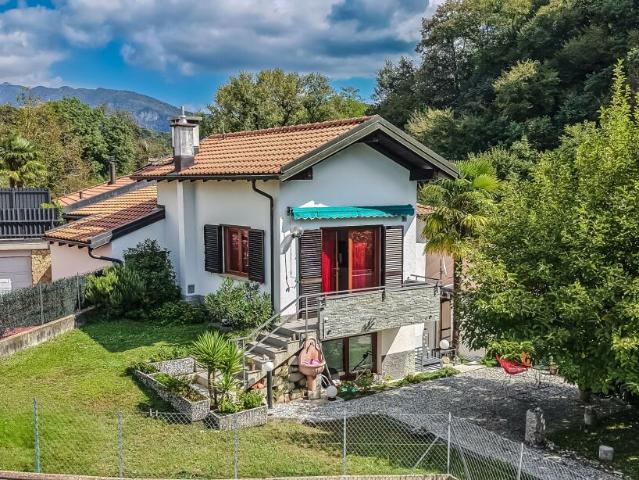LUMINOSA E CARATTERISTICA CASA 4.5 LOCALI NEL VERDE AD ARZO