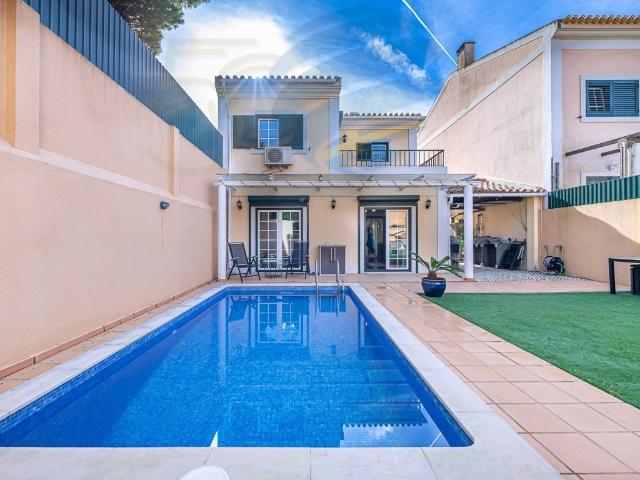 Luminosa e excelente moradia remodelada, com piscina e jardi. 168m² Cascais e Estoril