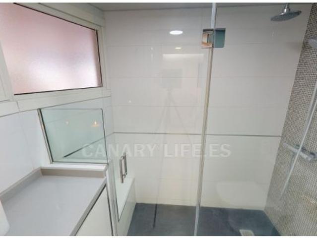 Luminoso y moderno apartamento con terraza y vistas al mar en Taurito!