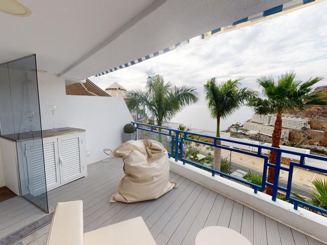 Luminoso y moderno apartamento con terraza y vistas al mar en Taurito!
