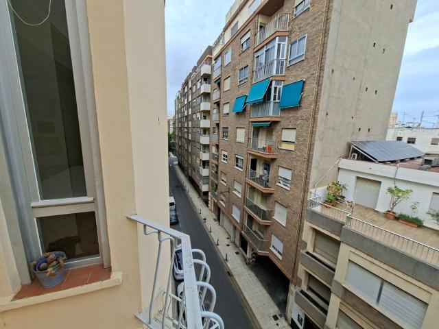LUMINOSO Y TRANQUILO PISO EN CASTELLON – ¡IDEAL PARA TU DESCANSO!