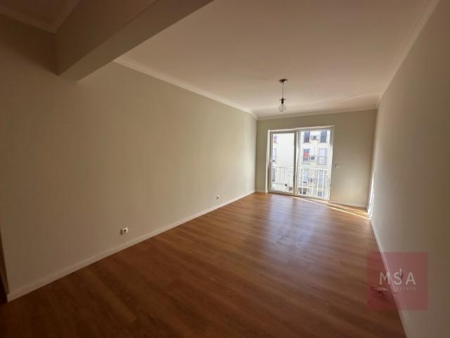 Luminoso Apartamento T3 em São Pedro do Estoril