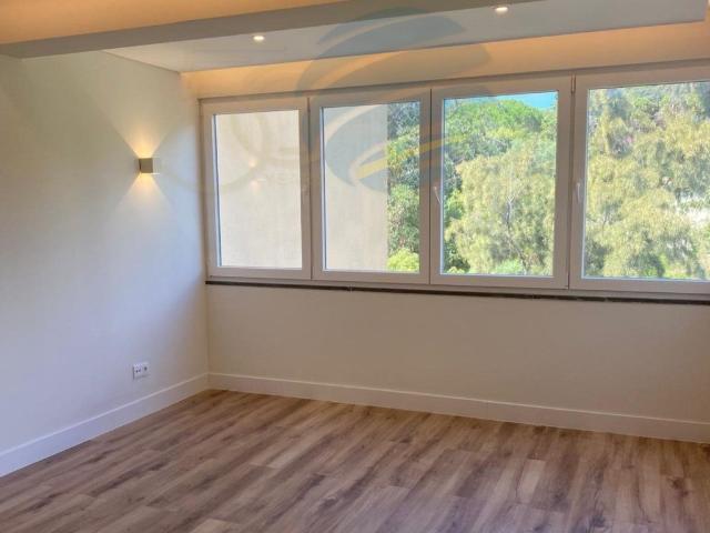 Luminoso apartamento com localização privilegiada e perto da. 75m² Cascais e Estoril