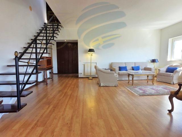 Luminoso apartamento com varanda no centro de cascais 158m² Cascais e Estoril
