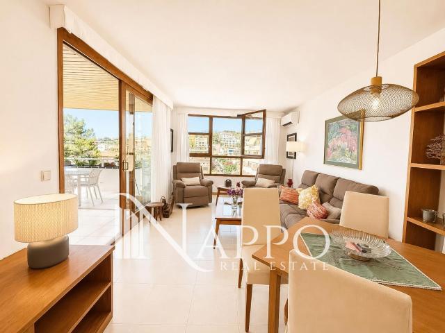 Luminoso apartamento con terraza en Calanova