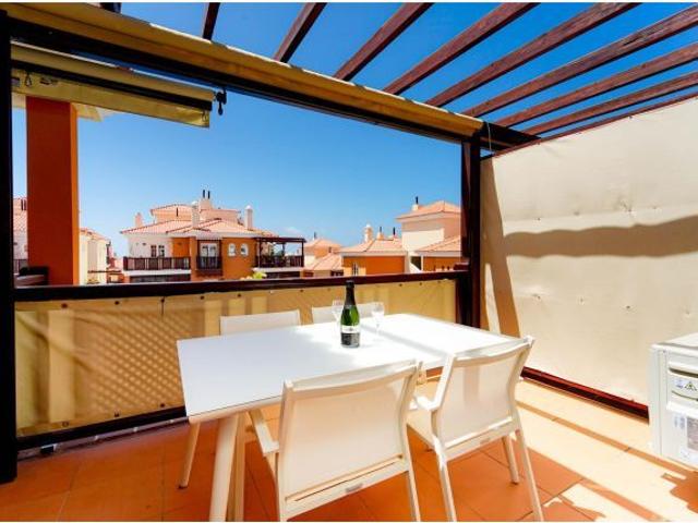 Luminoso apartamento con terraza, parking y trastero