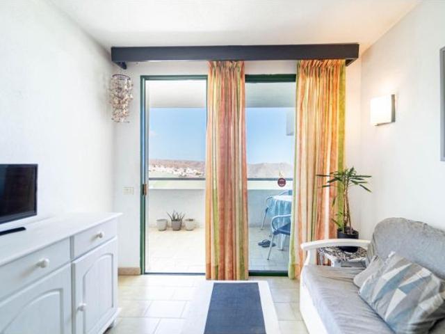 Luminoso apartamento con vistas al mar y amplia terraza