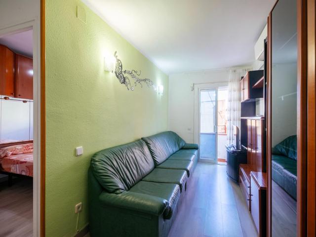 Luminoso apartamento de 1 dormitorio junto al metro Coll | La Teixonera