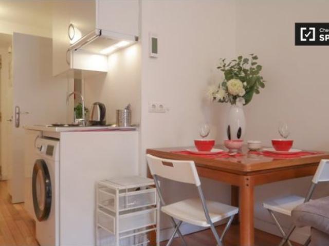 Luminoso apartamento estudio en alquiler cerca del río Manzanares en la Puerta del Ángel