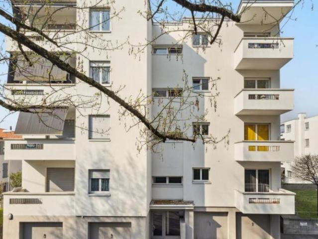 Luminoso appartamento 2.5 locali in zona tranquilla e soleggiata