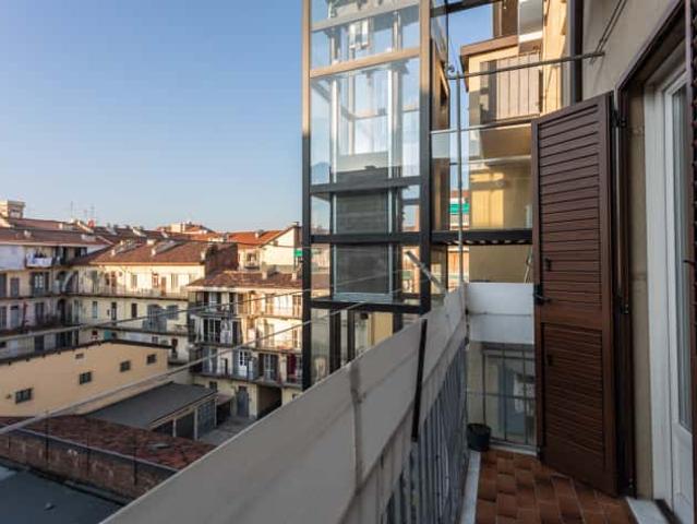 Luminoso Appartamento a due passi da Porta Susa