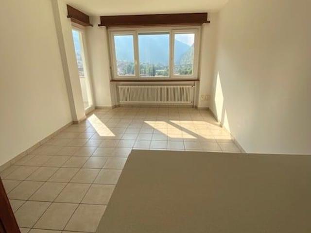 Luminoso appartamento di 3.5 locali con vista panoramica a Faido
