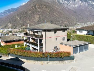 Luminoso appartamento di 4.5 locali all'ultimo piano