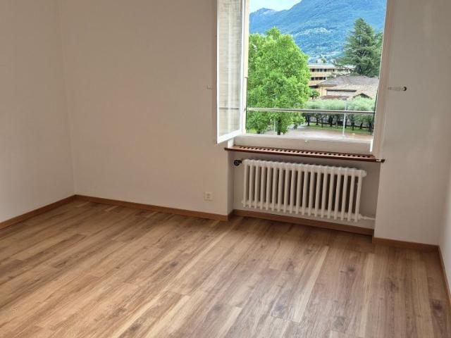 Luminoso appartamento di 5 locali con balcone a Lugano