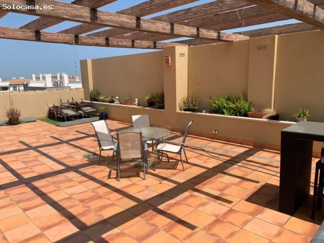 Luminoso Ático con Terraza en La Marina de Sotogrande