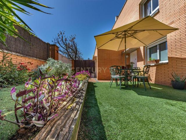 Luminoso chalet esquinero en Sant Cugat del Vallès