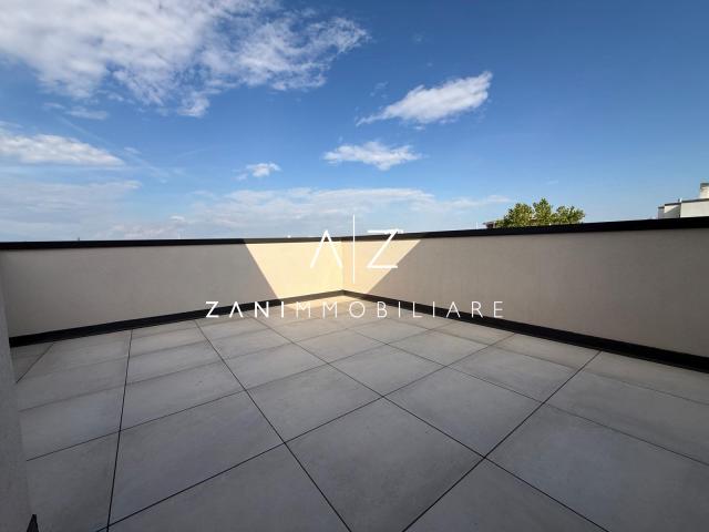 Luminoso monolocale con ampia terrazza panoramica in centro a Castelfranco Veneto