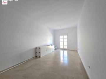LUMINOSO PISO A LA VENTA EN PLENO CENTRO DE JEREZ