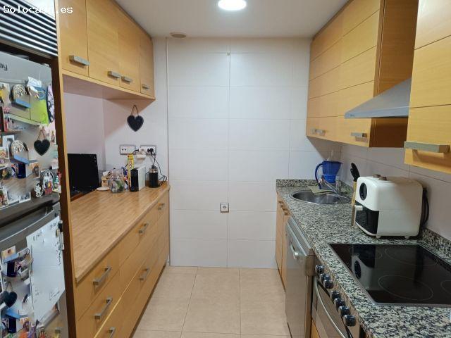 Luminoso piso con terraza de 8 m2 en Plaza La Viña