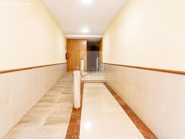 Luminoso piso de 2 dormitorios con garaje y trastero en San Isidro